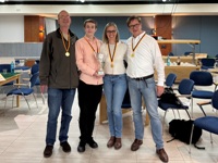 Der Pokal geht an: Clemens Oelker - Ole Farwig - Katrin Farwig - Christian Farwig (es fehlen Ralph Retzlaff und Dirk Sanne)