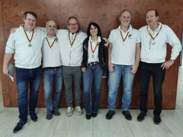 Silber geht an die Bamberger Reiter, von links: Michael Gromöller Björn Janson, Jörg Fritsche, Daniela von Arnim, Klaus Reps und Helmut Häusler